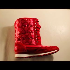 Coach pink boots size 6. Like new, Barely used